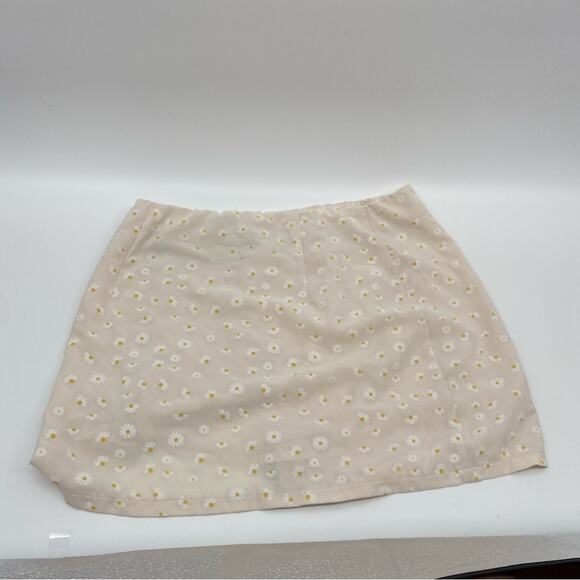 Princess Polly Fernie Mini Skirt in Daisy Floral Print Beige Button Side Sz 10 - Picture 6 of 12
